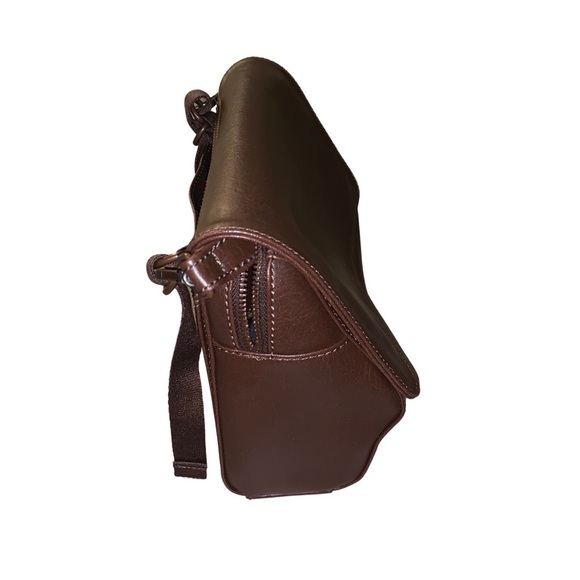 Matt & Nat Phi Crossbody w/ Adjustable Strap, Magnetic Flap, & Zipper - Picture 5 of 9